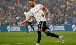 Cenk Tosun resmen Fenerbahçe'de