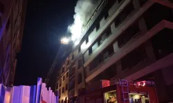 Maltepe'de bir binada yangın