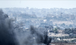 İsrail Gazze Şeridi'nin çeşitli bölgelerine saldırdı çok sayıda ölü ve yaralı var