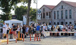 Tatilciler insan seli oluşturdu! Midilli Adası'na gitmek isteyenler yoğunluk oluşturdu