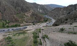 Tortum'da heyelan: Erzurum-Artvin karayolu trafiğe kapandı