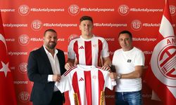 Antalyaspor, Adolfo Julian Gaich için imza töreni düzenledi