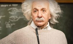 Albert Einstein Kimdir? Görelilik Teorisi ile Bilim Dünyasında Devrim Yapan Dahi