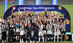 Şampiyon Beşiktaş kupasını aldı