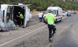 Denizli'de yolcu otobüsü devrildi: Çok sayıda yaralı var