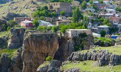 Diyarbakır Çüngüş Kalesi'ne Nasıl Gidilir? Tarih ve Doğa Buluşması