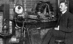 Ernest Rutherford Kimdir? Atomun Yapısını Anlamamızı Sağlayan Fizikçi