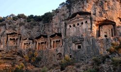 Muğla Dalyan Kaunos Antik Kenti’ne Nasıl Gidilir? Tarihin Doğayla Buluştuğu Yer