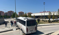 Freni arızalanan midibüs otobüs terminali araç giriş yoluna düştü! 15 yaralı