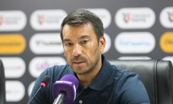 Van Bronckhorst: İstanbul’a galibiyetle döndüğümüz için mutluyuz