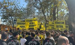 Fenerbahçe taraftarlarından miting! Başkan Ali Koç'u istifaya davet ettiler