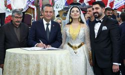 Özgür Özel Mardin'de nikah şahidi oldu