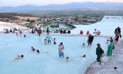 Pamukkale’nin turist sayısında artış! Yılın 8 ayında 1,7 milyon turisti ağırladı