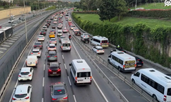 İstanbul'da trafik bitmiyor! Yoğunluk yüzde 56'ya ulaştı