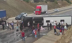 Antalya’da yolcu otobüsü devrildi! Yaralılar var