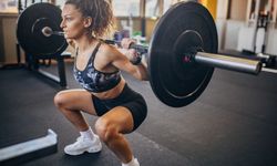 Squat ve Lunge: Kalça ve Bacak Kaslarını Güçlendirin