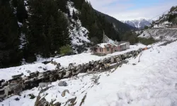 İzlanda değil Rize! Yaylalara kar düştü...