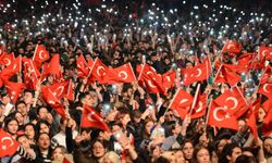 Ünlülerin milyonluk Cumhuriyet sevgisi: Konser ücretleri tepkiye neden oldu