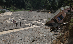 Nepal'de sel ve toprak kayması! Çok sayıda ölen var