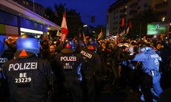 Berlin'de Filistin protestosu! Çok sayıda kişi gözaltına alındı...