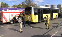 Bakırköy'de karşıdan karşıya geçen kadına İETT otobüsü çarptı...