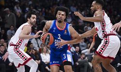 Anadolu Efes son çeyrekte yıkıldı