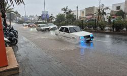 Bodrum'da sağanak hayatı felç etti