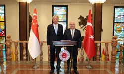 Bakan Güler, Singapur Ulusal Güvenlikten Sorumlu Kıdemli Bakan Hean'ı ile görüştü