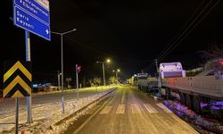 Kar nedeniyle kapanan Göksun-Kayseri kara yolu ulaşıma açıldı