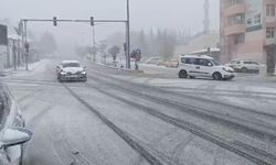 Malatya-Kayseri kara yolu kar yağışı nedeni ile kapandı