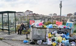 Maltepe'de grev: Sokaklar çöplerle doldu