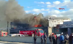 Niğde'de otomobil tamirhanesinde yangın çıktı