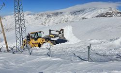 Hakkari'de eğitime kar engeli