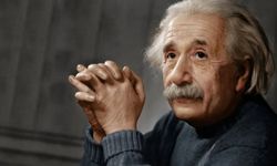 Albert Einstein Kimdir ve Neyi Bulmuştur?