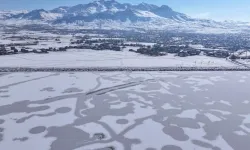 Van'daki Sıhke Gölü dondu