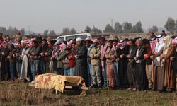 İsrail'in Suriye'de Kuneytra vilayetine saldırısında ölen köy muhtarı defnedildi