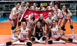 16 Yaş Altı Kız Milli Voleybol Takımı, Avrupa Şampiyonası Biletini Kaptı!