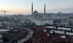 İstanbul'da tarihi buluşma! Binlerce kişi Galata Köprüsü'nde buluştu