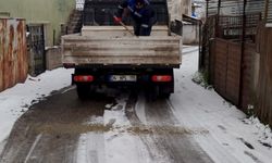 Karabük Belediyesi karla mücadele çalışmalarını sürdürüyor