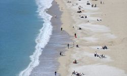 Muğla'da güneşli hava sahilleri hareketlendirdi