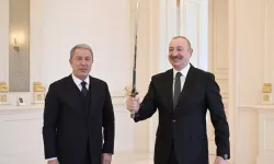 Aliyev, Hulusi Akar'ı Kabul Etti! Kılıç Detayı Görüşmeye Damga Vurdu