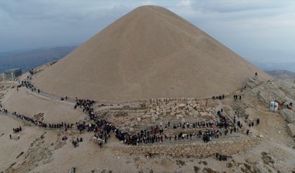 Dünya mirası Nemrut'un bu yılki ziyaretçi sayısı çeyrek milyona yaklaştı