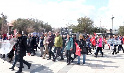 Erzurum'da, Kayak Türkiye Birinciliği Alp Disiplini Yarışları'nın kortej yürüyüşü yapıldı