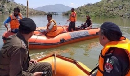 Pakistan'da bot alabora oldu: 10 çocuk hayatını kaybetti