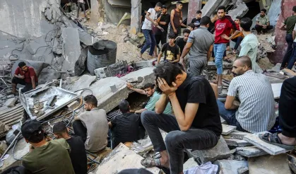 İsrail'in 213 gündür saldırılarını sürdürdüğü Gazze'de can kaybı 34 bin 735'e çıktı
