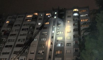 Bakırköy'de yangın! 15 katlı binadan alevler yükseldi...