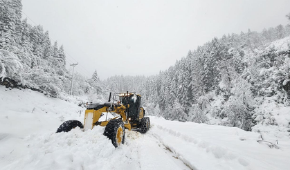 Rize'de karla mücadele! 21 yol ulaşıma kapandı