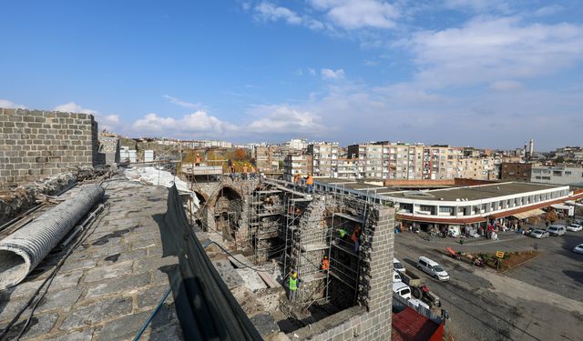 Diyarbakır’ın tarihi surlarında 70 burç restore edildi   