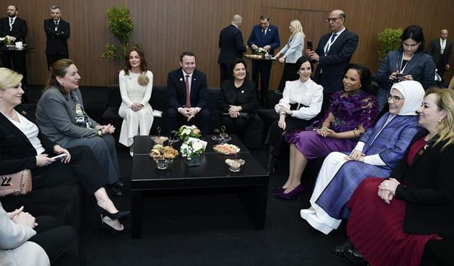 Emine Erdoğan, liderler ve lider eşleriyle bir araya geldi 