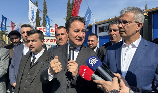 DEVA Partisi Genel Başkanı Babacan, Malatya'da ziyaretlerde bulundu